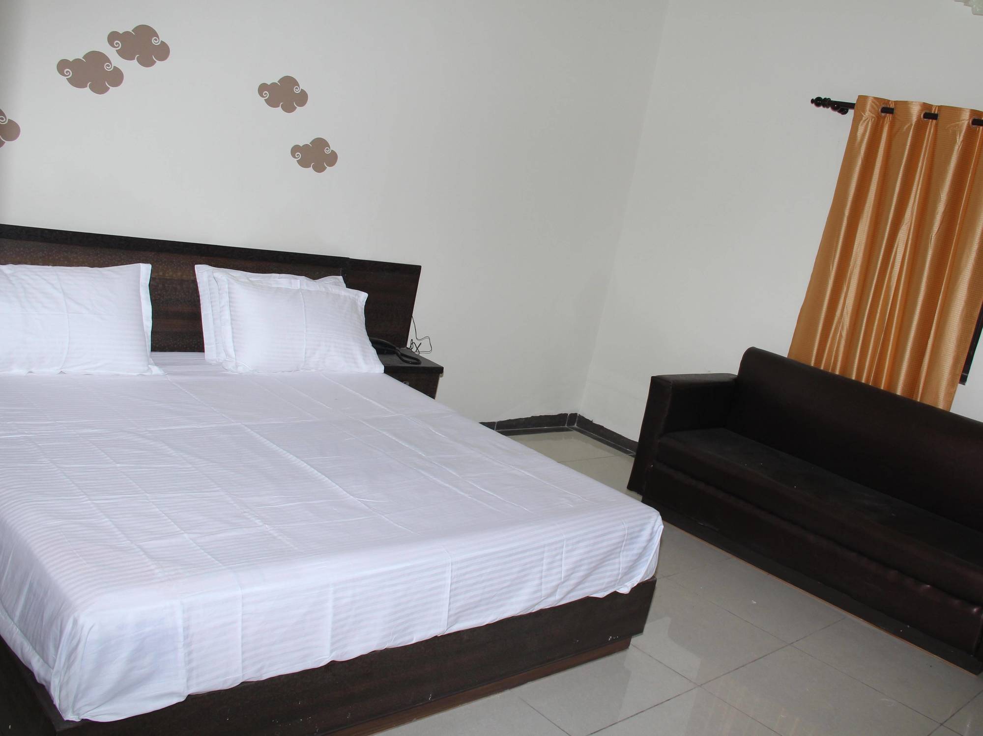 דהראדון Hotel Sukoon מראה חיצוני תמונה